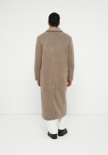 Шерстяное пальто