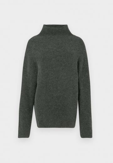 Длинный пуловер