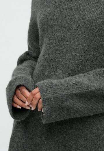 Длинный пуловер