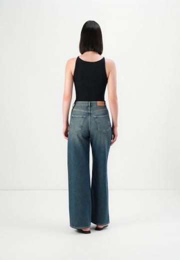 Свободные джинсы