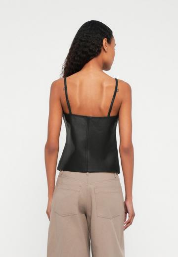 Топ на бретельках