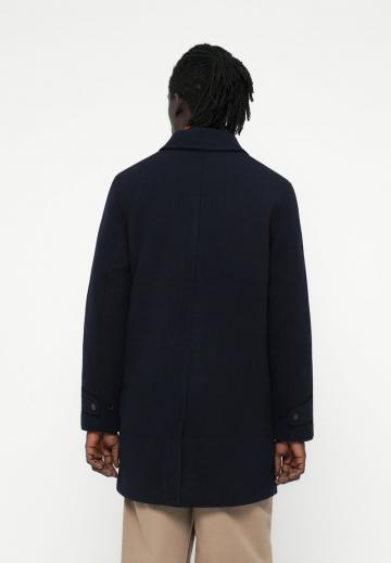 Короткое пальто