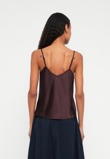 Топ на бретельках