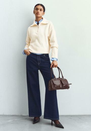 Пуловер в полоску