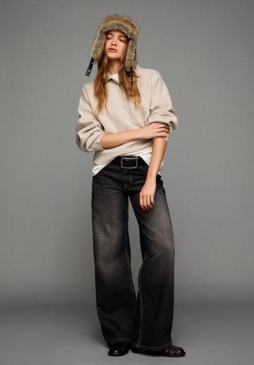 Пуловер с воротником поло