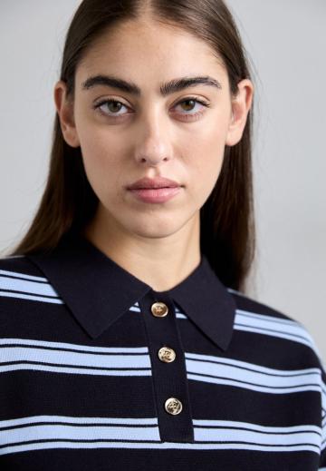 Пуловер с воротником поло