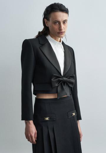 Короткий блейзер