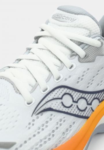 Беговые кроссовки