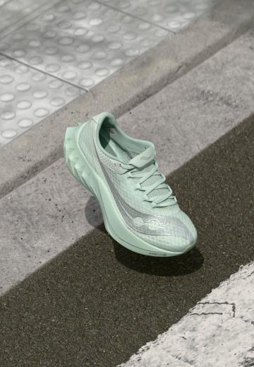 Беговые кроссовки