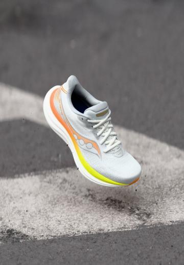 Беговые кроссовки