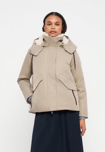Зимняя куртка