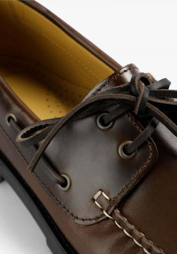 Ботинки на шнуровке