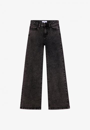 Клешеные джинсы