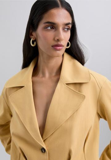 Короткая куртка