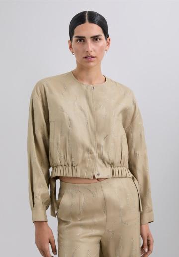 Короткая куртка