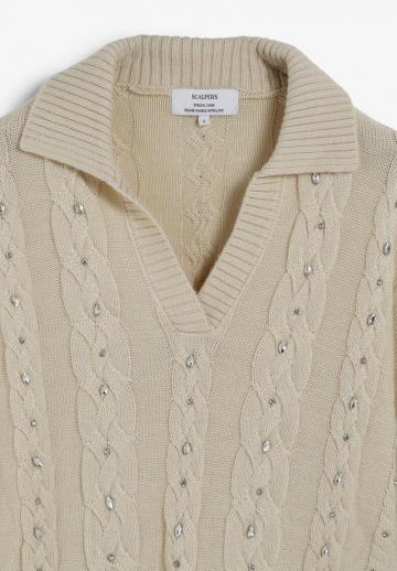 Пуловер с вырезом V