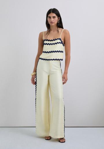 Топ на бретельках