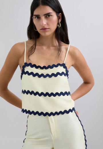 Топ на бретельках