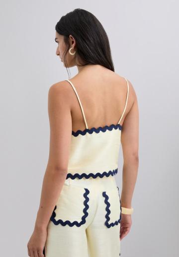 Топ на бретельках