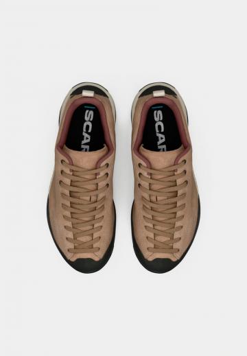 Походная обувь