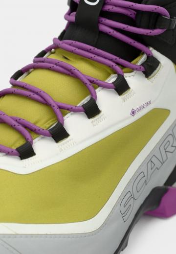 Походные ботинки