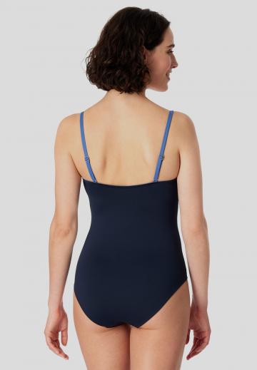 Слитный купальник