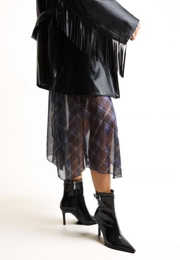 Высокие сапоги