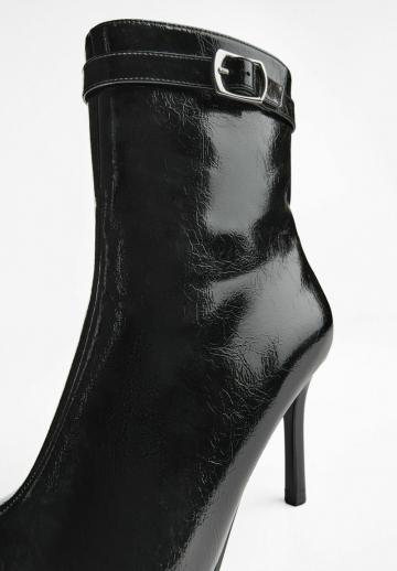 Высокие сапоги