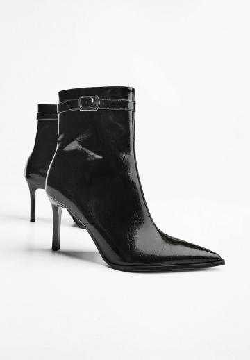 Высокие сапоги