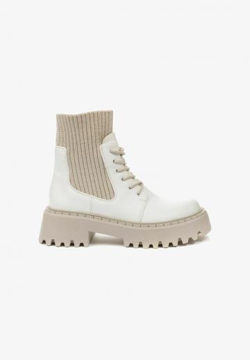 Ботинки на шнуровке