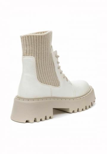 Ботинки на шнуровке