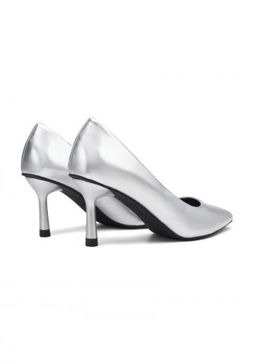 Туфли на высоком каблуке