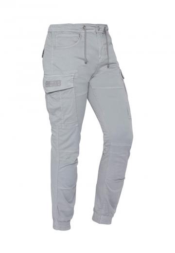 Брюки с накладными карманами