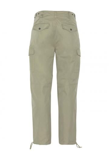 Брюки с накладными карманами