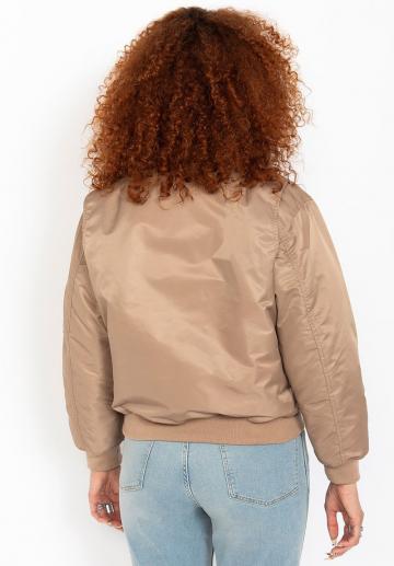 Куртка с накладнымит карманами