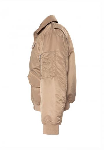 Куртка с накладнымит карманами