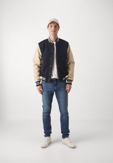 Куртка бомбер