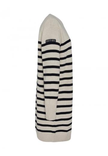 Вязаное платье