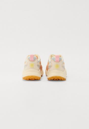 Гандбольные кроссовки