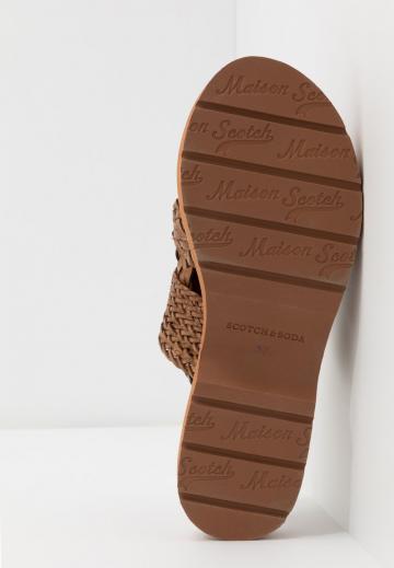 Гандбольные кроссовки