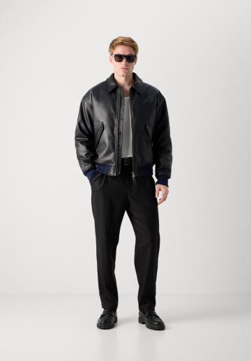 Кожаная куртка