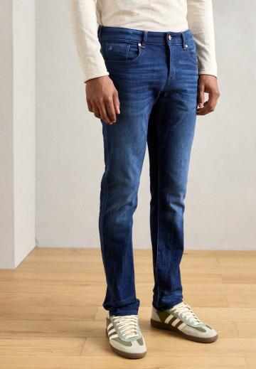 Узкие джинсы