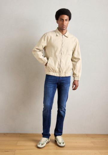 Узкие джинсы