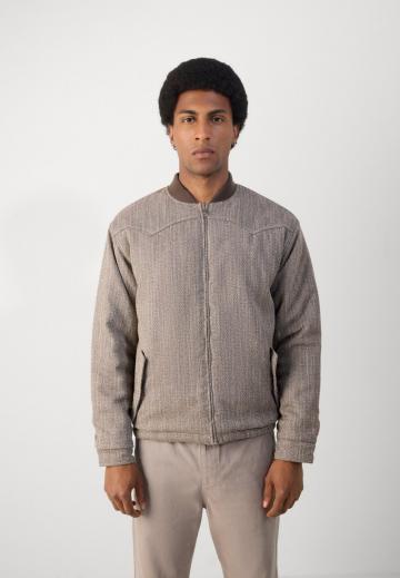 Куртка бомбер