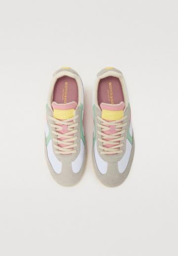 Гандбольные кроссовки