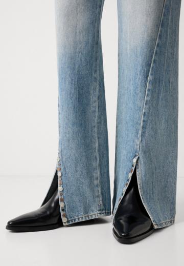 Прямые джинсы