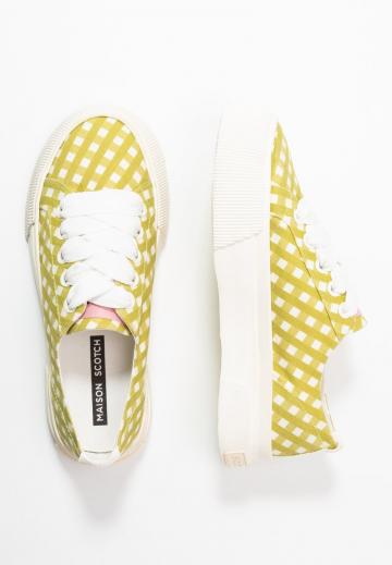 Гандбольные кроссовки