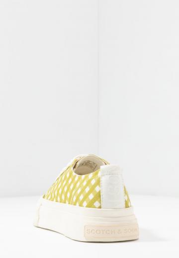 Гандбольные кроссовки