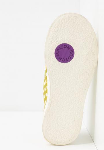 Гандбольные кроссовки