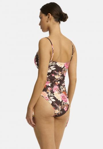 Слитный купальник